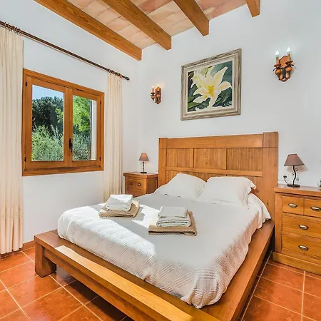 Contemporary Mallorcan For 6 Villa